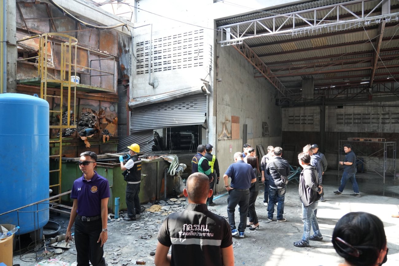 เทศบาลนครอ้อมน้อย ลงพื้นที่ร่วมกับ หน่วยงานภาครัฐจากอำเภอกระทุ่มแบน หน่วยงานภาครัฐจากจังหวัดสมุทรสาคร และสำนักงานพิสูจน์หลักฐานตำรวจ เพื่อเร่งตรวจสอบหาสาเหตุเพลิงไหม้ บริษัท เอเอสเอ มอเตอร์พาร์ท จำกัด บริเวณใกล้ซอยเพชรเกษม 91